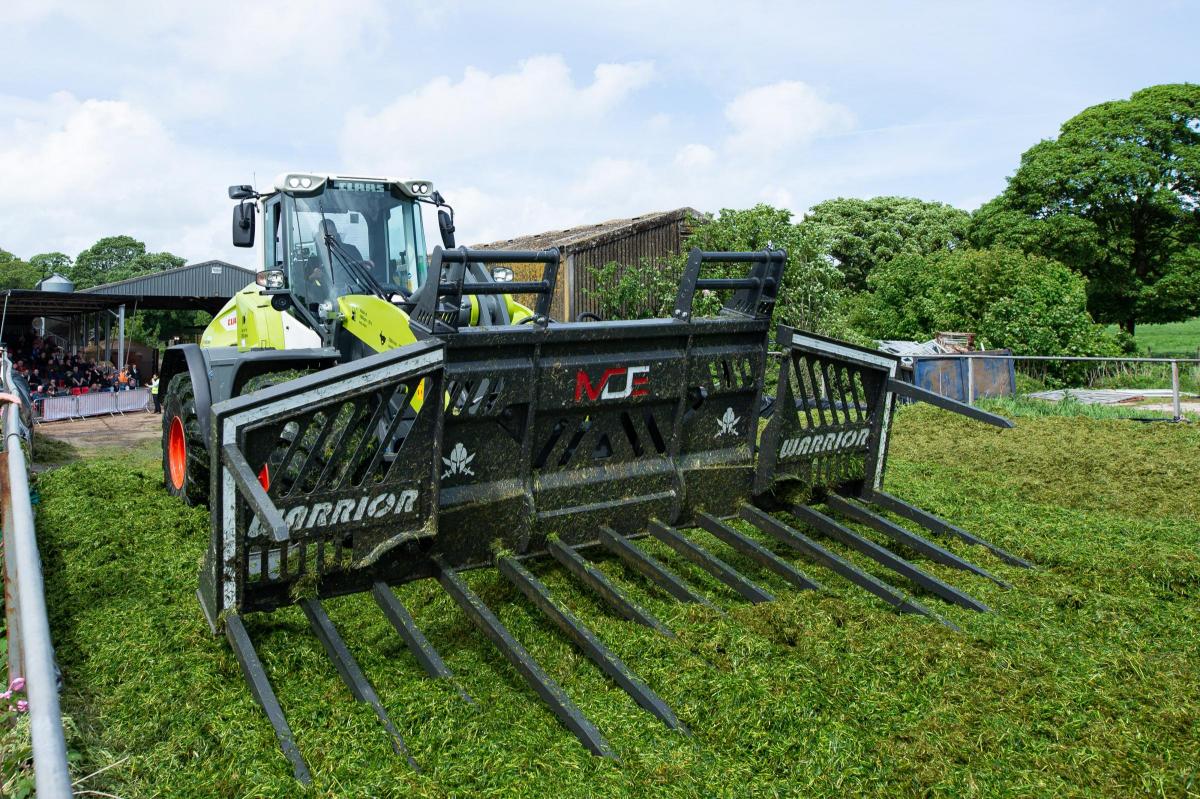 MDE warrior buckrake comes in 12-14-16ft variants and is designed based on customer’s opinions and idea’s   Ref:RH180523307  Rob Haining / The Scottish Farmer...