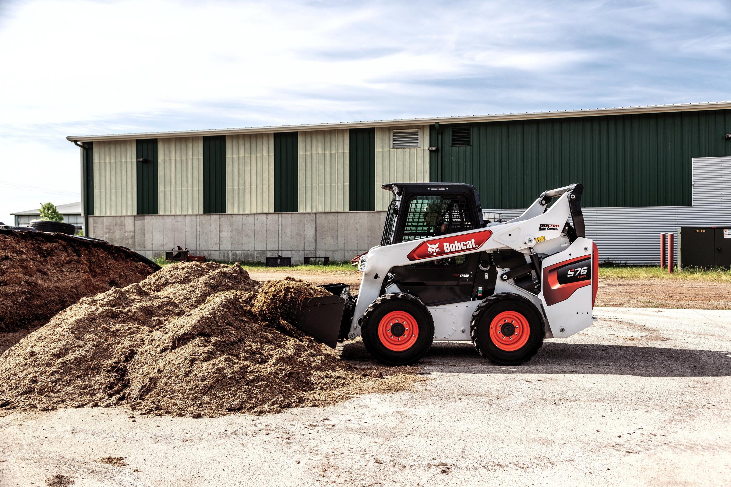 Compact and hard-working – the R series from Bobcat