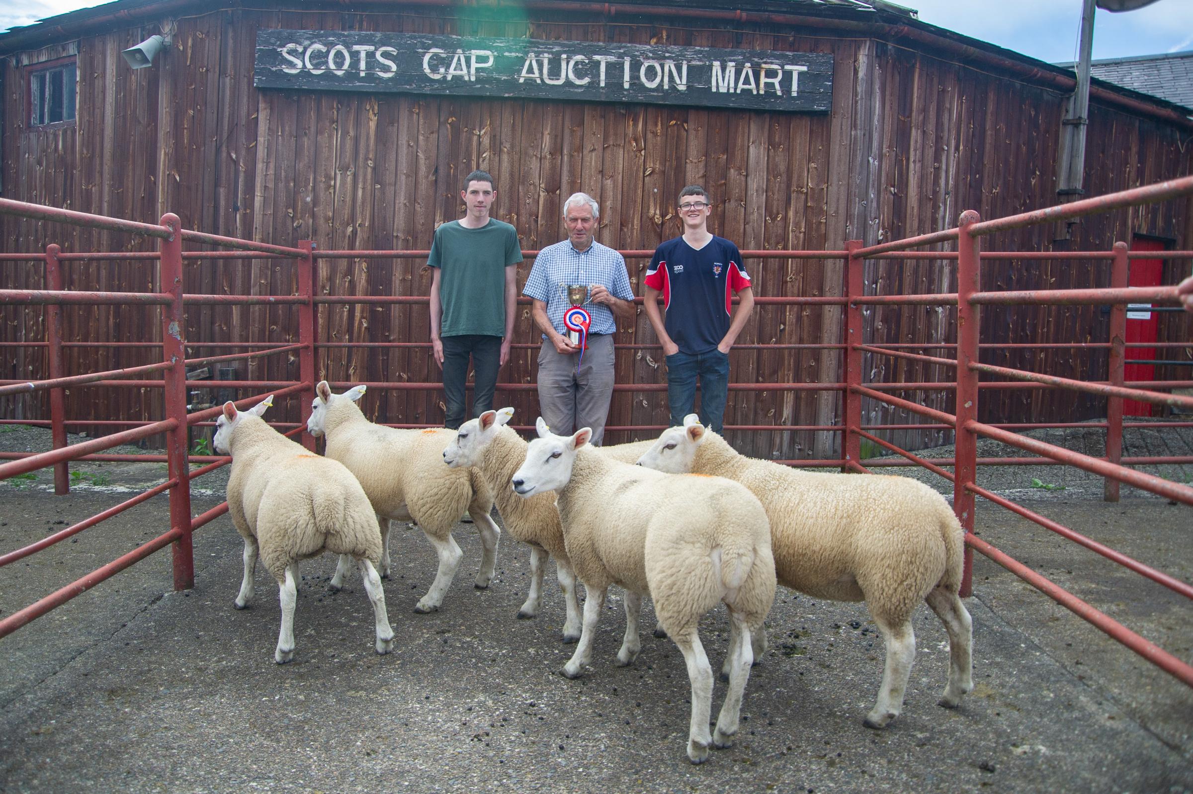 Champion pen of lambs from Dow Hill realised £126