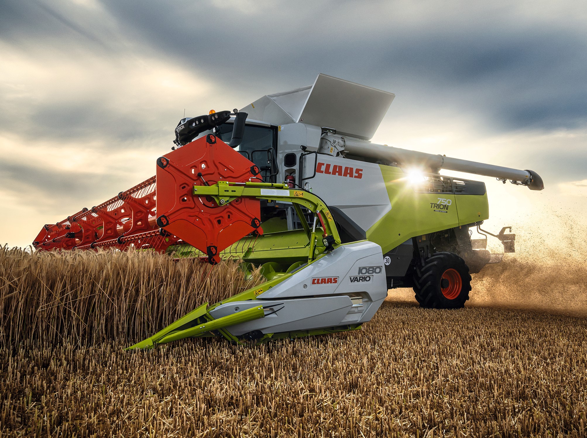 Claas Trion range replaces the Tucano and this is one of the larger models, the Trion 750