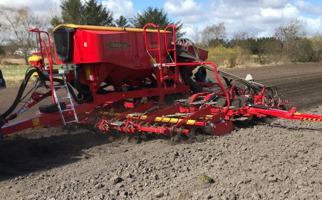 Precision application of fertiliser along with the seed is the key feature of Vaderstad’s new InLine version of its Spirit 600C drill