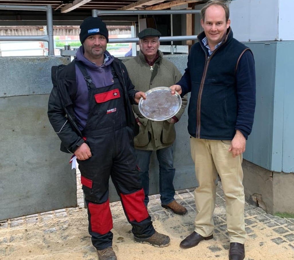 Ian Richardson's calves from Upper Samieston average £1000+ per head on new beef nut - Vimarsana News