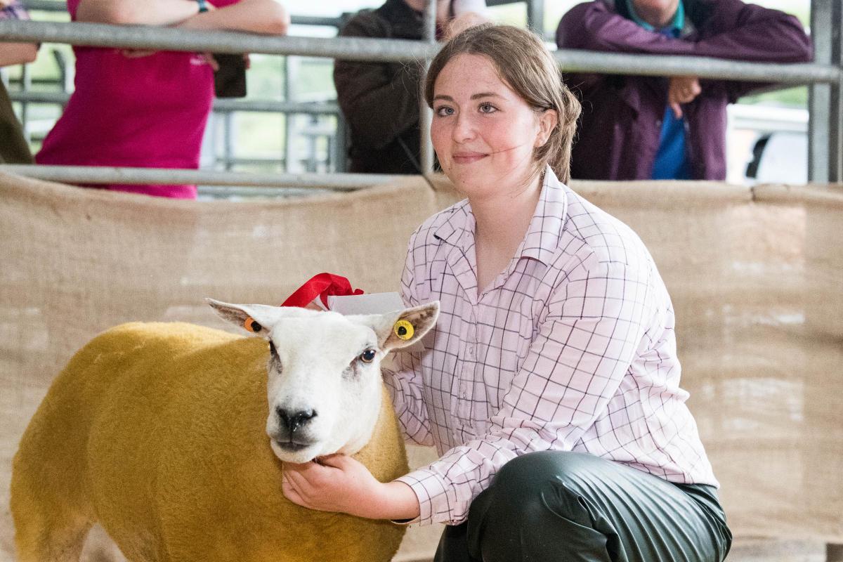 Zoe Prentice was the taking the top ticket in the sheep young handler section Ref:RH030922169  Rob Haining / The Scottish Farmer...