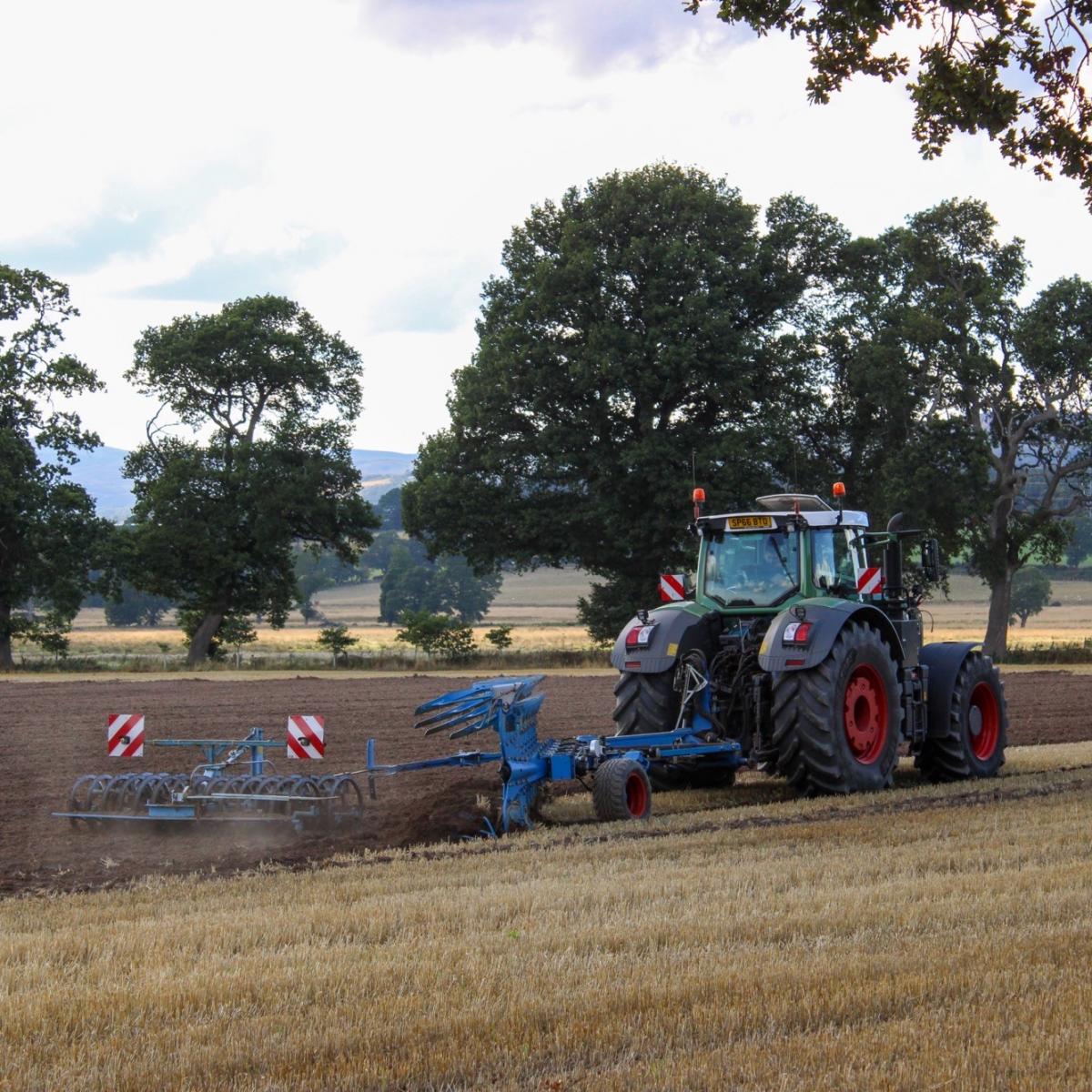 Murray Coghill - Graeme pescodd ploughing behind Beauly with his Fendt 939