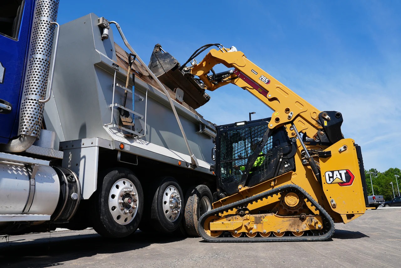 Caterpillar introduces the 255 and 265 Compact Track Loaders - Vimarsana News